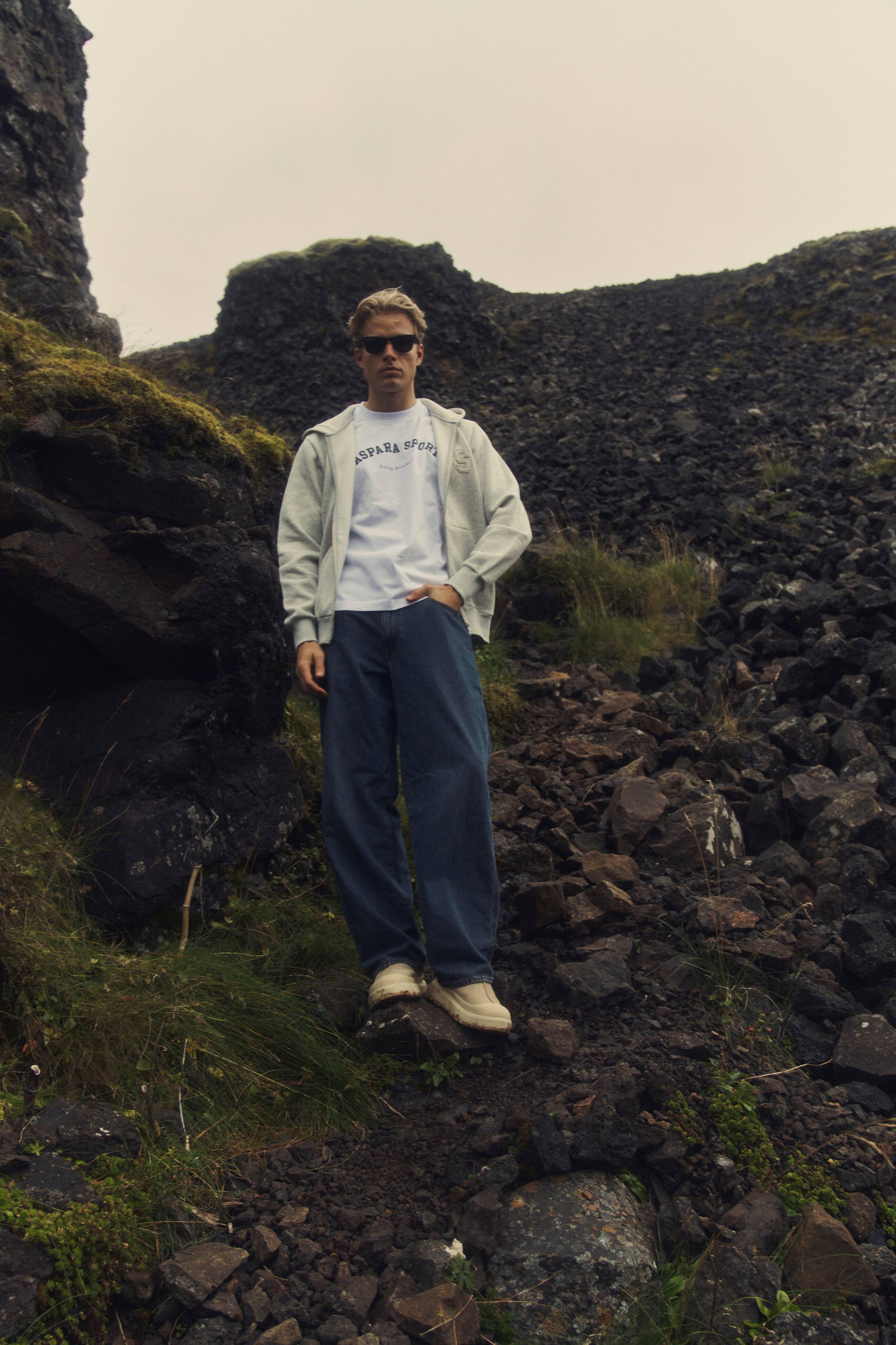 M. CS Tee - White w. anthracite